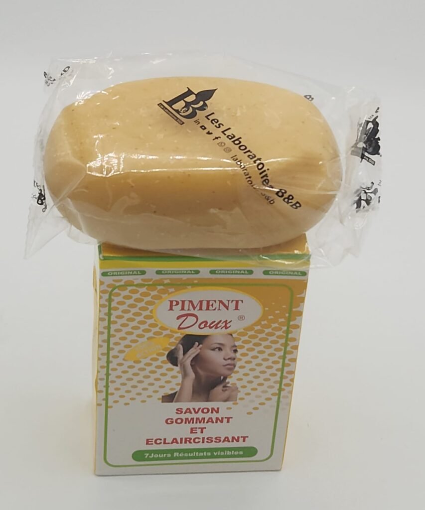 SAVON GOMMANT ET ECLAIRCISSANT PIMENT DOUX. 100% ACTION.  230G